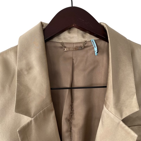 Guess by Marciano Silk-like Tan Colour Lightweight Blazer - Picture 5 of 5